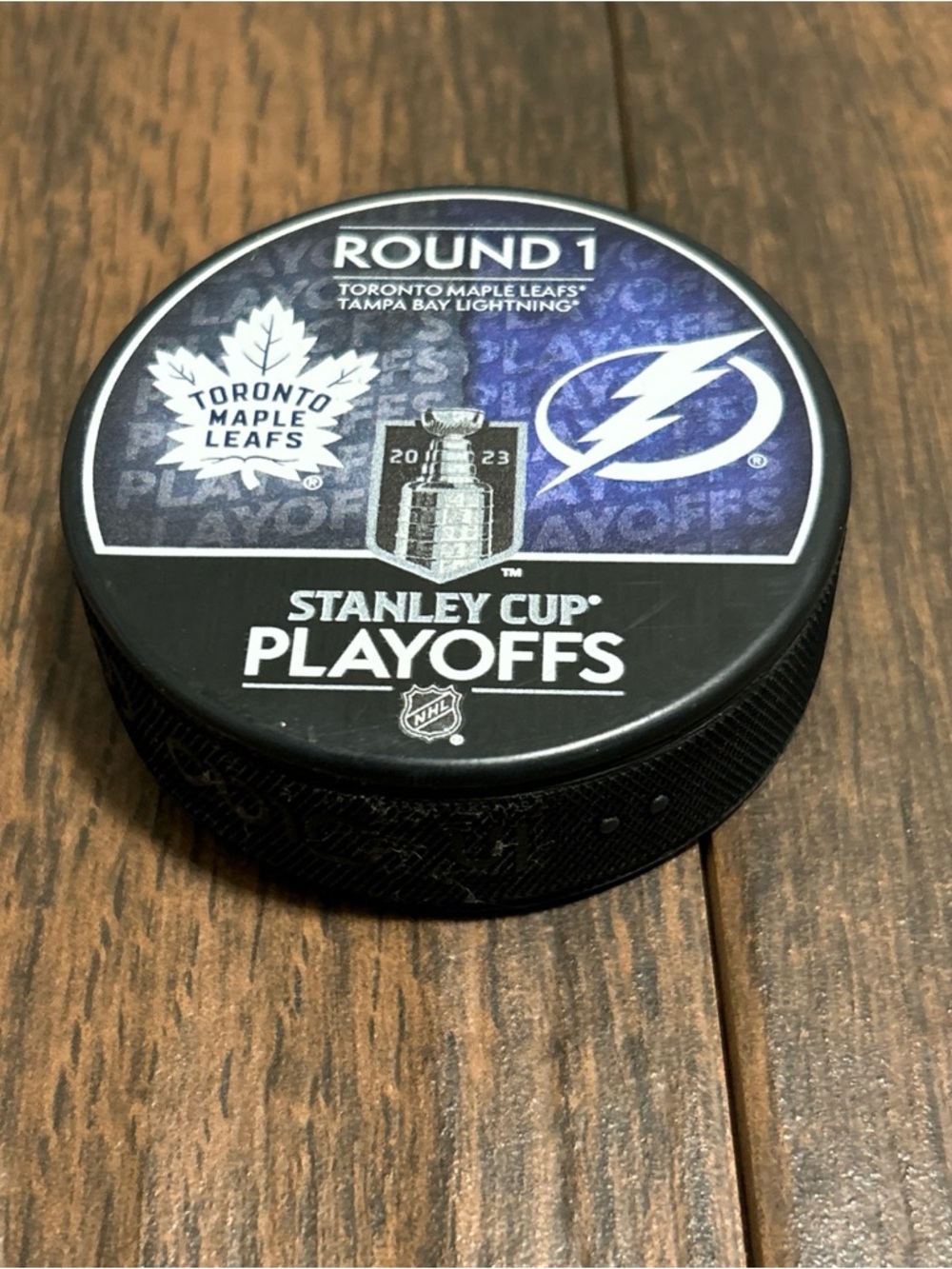 Stanley Cup Playoffs Dueling Puck Toronto Maple Leafs / Tampa Bay Lightning 2023